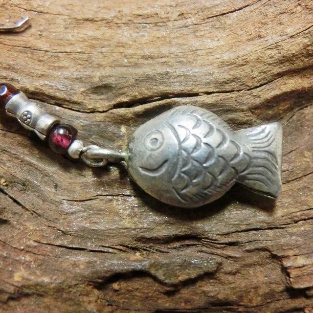 ピアス シルバーピアス カレン族 カレンシルバー チャーム 魚