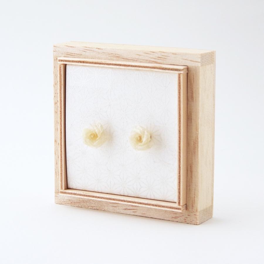 White rose ピアス 本美濃紙使用 アクセサリー 伝統工芸品 民藝品 ギフト プレゼント 誕生日 お祝い 贈答品 成人祝い |  | 01