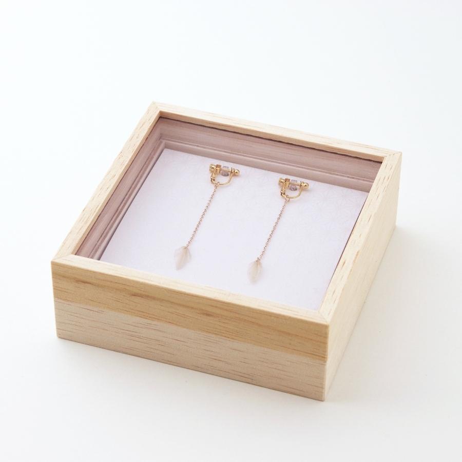 A leaf ピアス 本美濃紙使用 アクセサリー 伝統工芸品 民藝品 ギフト プレゼント 誕生日 お祝い 贈答品 成人祝い |  | 03