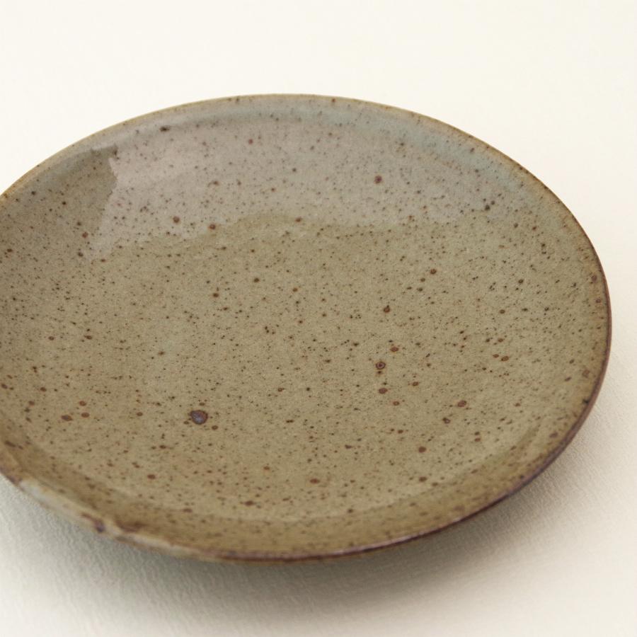 常陸窯いそべ陶苑 プレート Φ15 灰釉（RF） 笠間焼 Kasama Pottery 伝統工芸品 民藝品 食器 ギフト プレゼント 誕生日 お祝い 贈答品 敬老の日 |  | 04