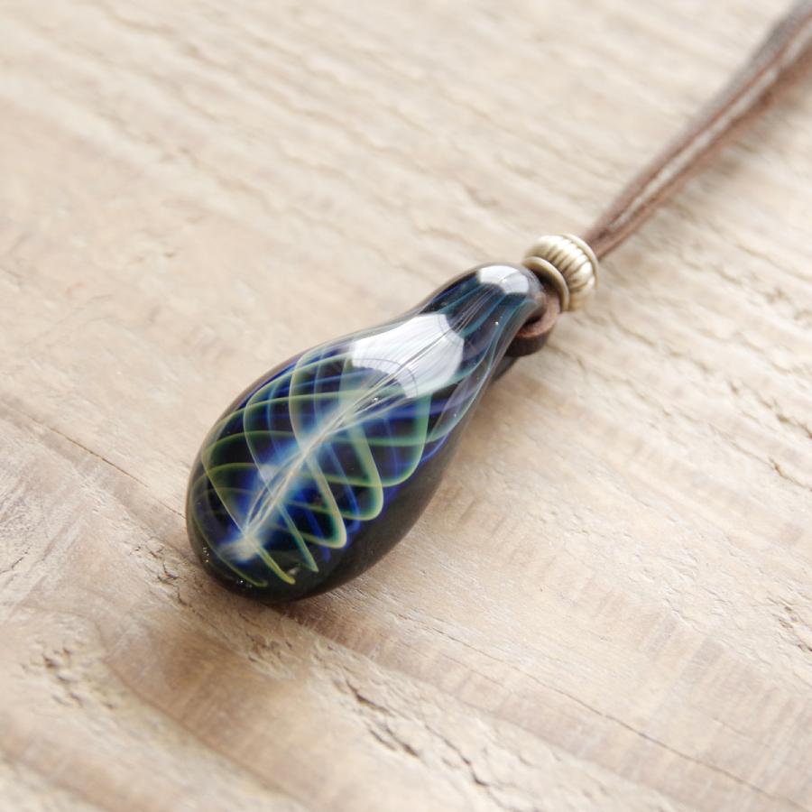 Taiga Glass ネックレス ペンダント ボロシリケイトガラス タイガ