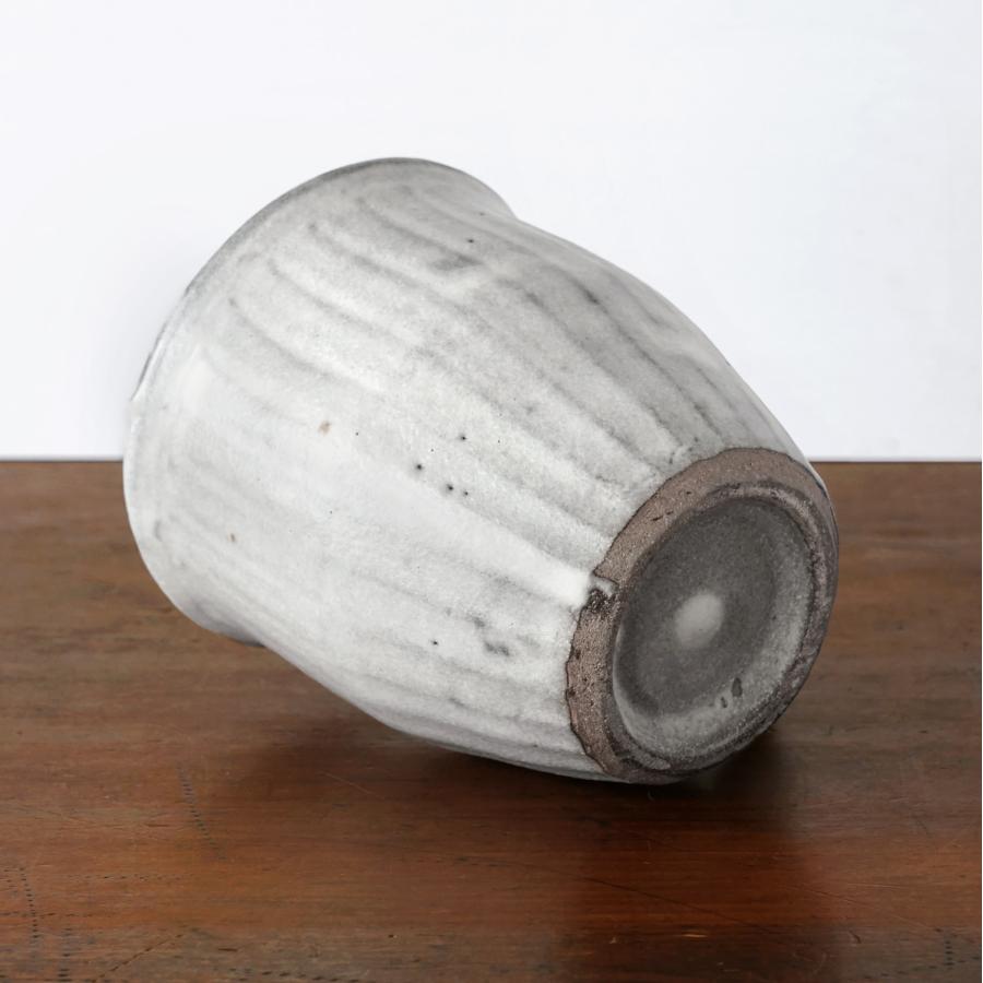 俊彦窯 しのぎ手マグカップ 糠釉 丹波焼 兵庫県 清水俊彦 伝統工芸品 民藝品 食器 ギフト プレゼント 誕生日 お祝い 贈答品 成人祝い |  | 05