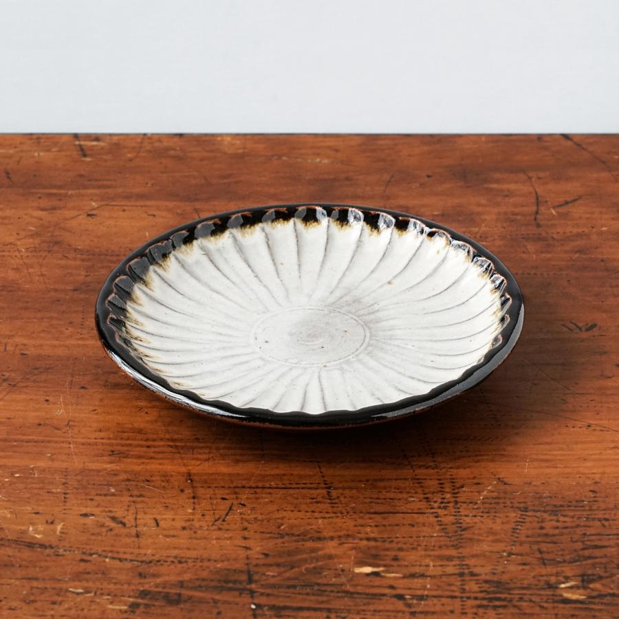 俊彦窯 鎬手六寸丸皿 掛け分け 丹波焼 兵庫県 清水俊彦 伝統工芸品 民藝品 食器 キッチン ギフト プレゼント 誕生日 お祝い 贈答品 成人祝い |  | 01