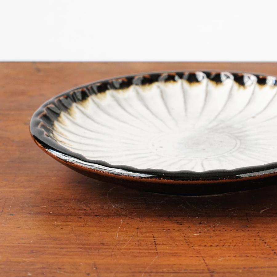 俊彦窯 鎬手六寸丸皿 掛け分け 丹波焼 兵庫県 清水俊彦 伝統工芸品 民藝品 食器 キッチン ギフト プレゼント 誕生日 お祝い 贈答品 成人祝い |  | 02