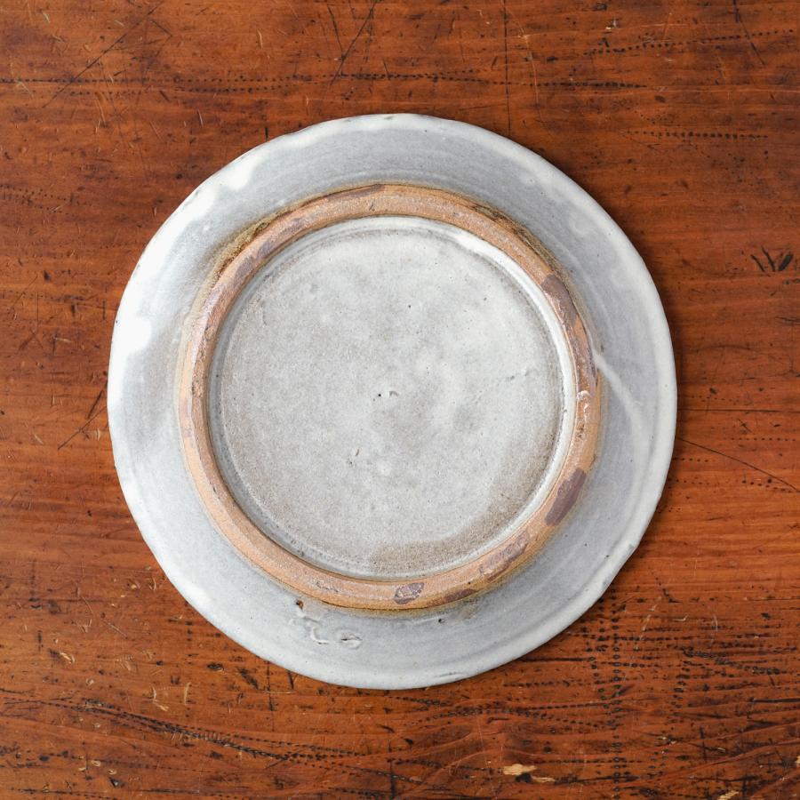 俊彦窯 縁鎬手七寸丸皿 糠釉 丹波焼 兵庫県 清水俊彦 伝統工芸品 民藝品 食器 キッチン雑貨 ギフト プレゼント 誕生日 お祝い 贈答品 成人祝い |  | 04