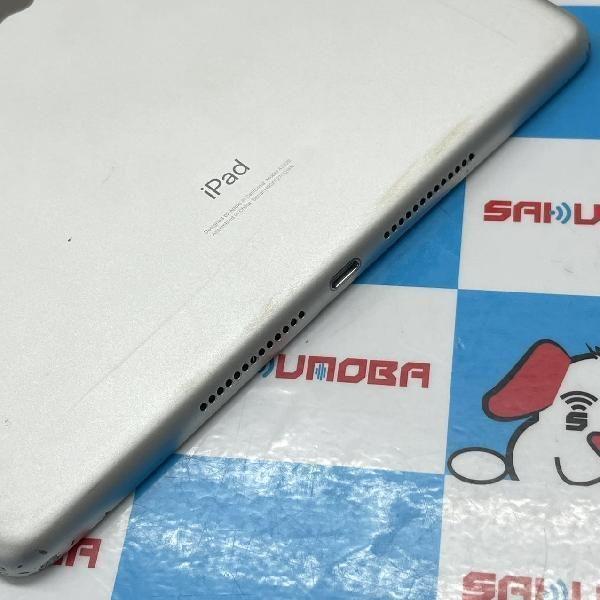 当日発送可iPad 第8世代 32GB AU版SIMフリー 画面割れ ジャンク品 中古