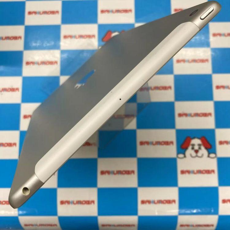 iPad 第6世代 Wi-Fi+Cellularモデル 32GB シルバー MR6P2J/A au 中古