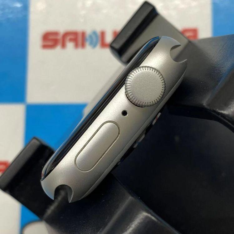 Apple Watch SE 第2世代 40mm GPSモデル 32GB シルバー MNL93J/A 中古