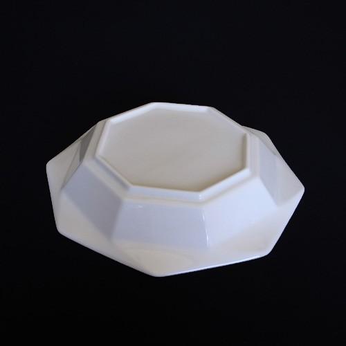 ホワイト 八角形皿 透かし模様