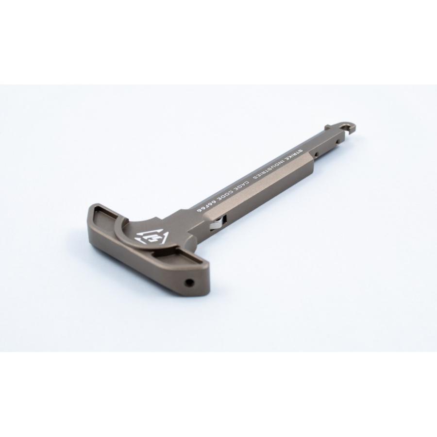 STRIKE INDUSTRIESタイプ チャージングハンドル Gold-Black【ポスト