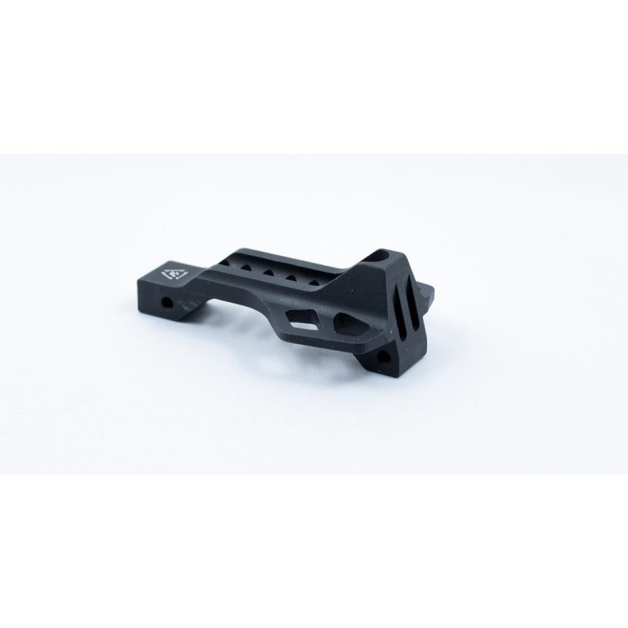 STRIKE INDUSTRIESタイプ Cobra トリガーガード Black : MILITAC