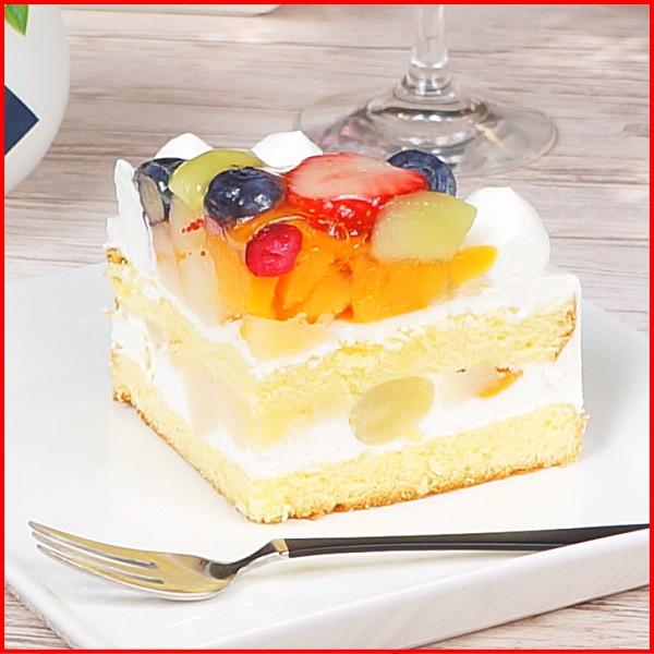 誕生日ケーキ バースデーケーキ 宅配 プレゼント ギフト スイーツ お菓子 子供 人気 苺 イチゴ 送料無料 フルーツ生デコレーションケーキ 5号 | たちかわ | 03
