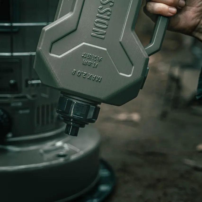 灯油タンク　給油タンク Amazon｜灯油タンク 20リットル 赤 日本製 使いやすい注ぎ口つき