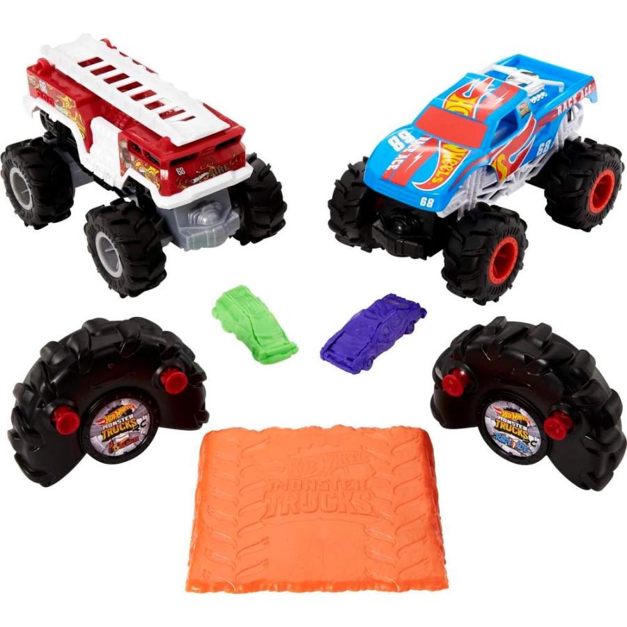 贈り物 Hot Wheels RC Monster Trucks 2-Pack， 1 Race Ace & 1 HW 5-Alarm in 1:24 Scal
