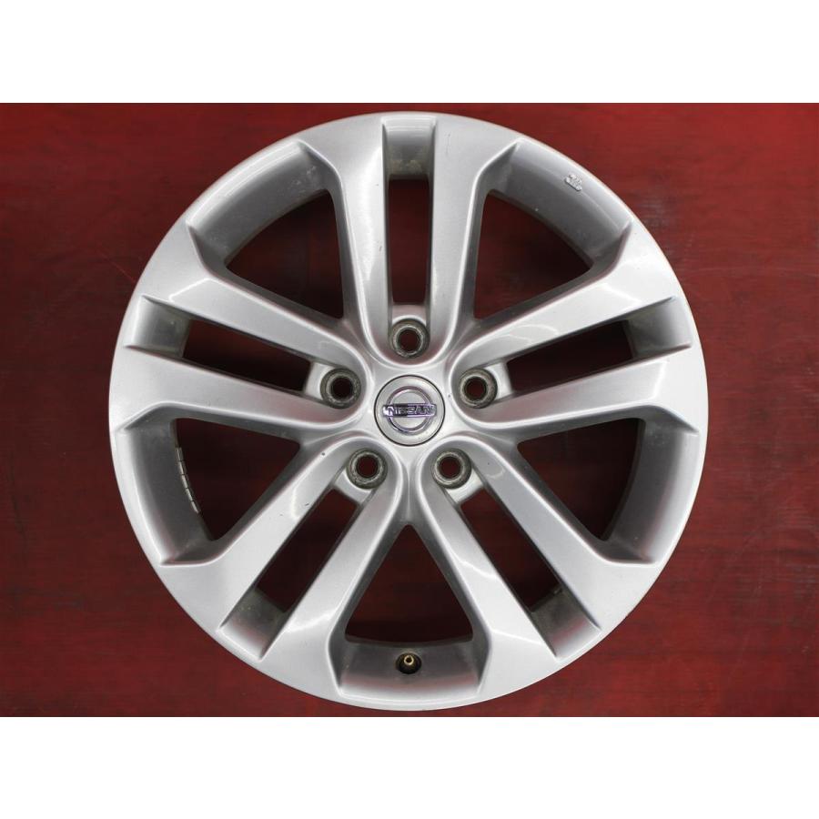 Nissan 17インチ ホイールセット　ジューク　juke 22年 Nissan 17インチ ホイールセットジュークjuke 22年