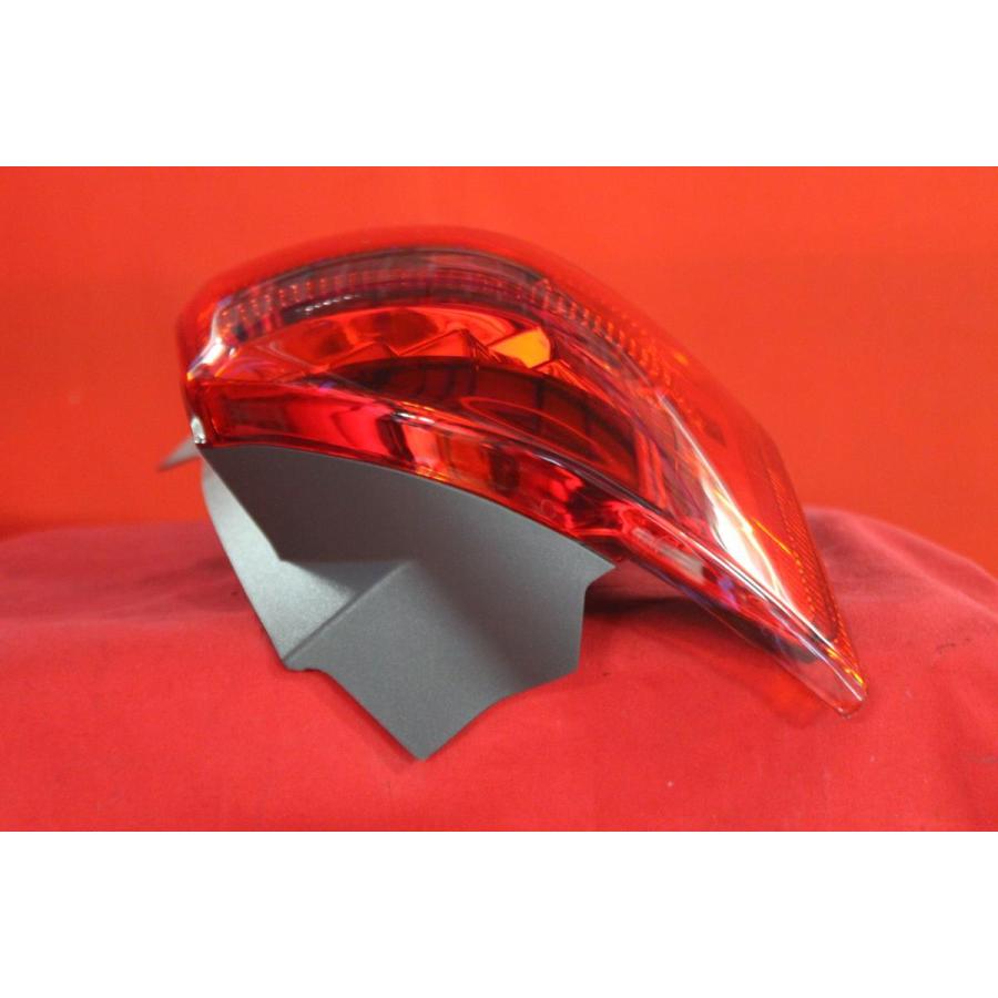 ☆TOYOTA WISH ウィッシュ 10系 純正LEDテール 左だけ！美品!! ☆jaero