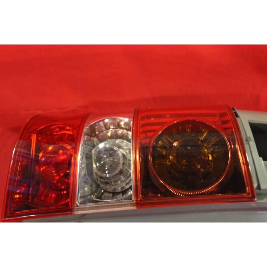 ☆TOYOTA ノア 60系 前期 純正テール 左だけ 美品!! ICHIKOH 28-158