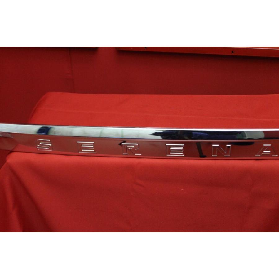 ☆NISSAN セレナ C26 純正 メッキ リア ガーニッシュ 美品！90810