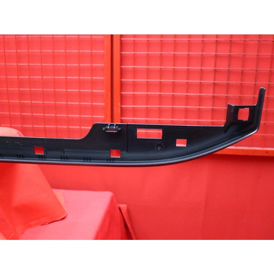 プラド150後期純正サイドステップカバー ☆TOYOTA 150 プラド 純正 サイドステップ カバー 左側1ヶだけ