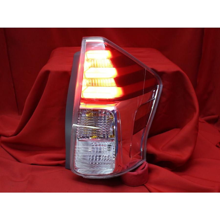 ☆TOYOTA PRIUS アルファトヨタ プリウスα ZVW40W ZVW41W 後期 純正LED