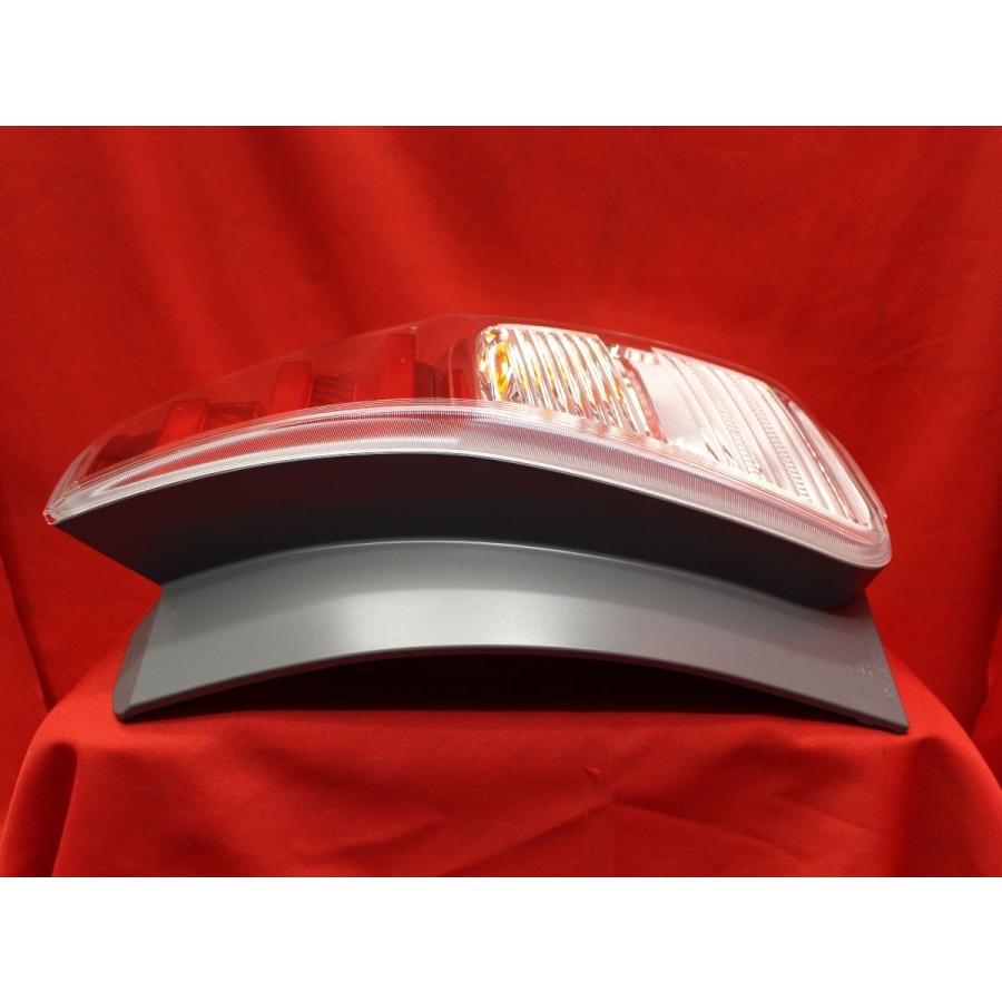 ☆TOYOTA PRIUS アルファトヨタ プリウスα ZVW40W ZVW41W 後期 純正LED