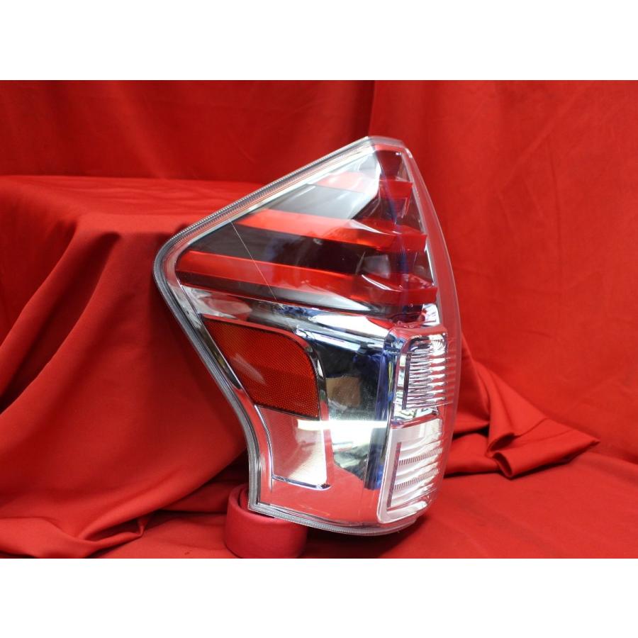☆TOYOTA PRIUS アルファトヨタ プリウスα ZVW40W ZVW41W 後期 純正LED