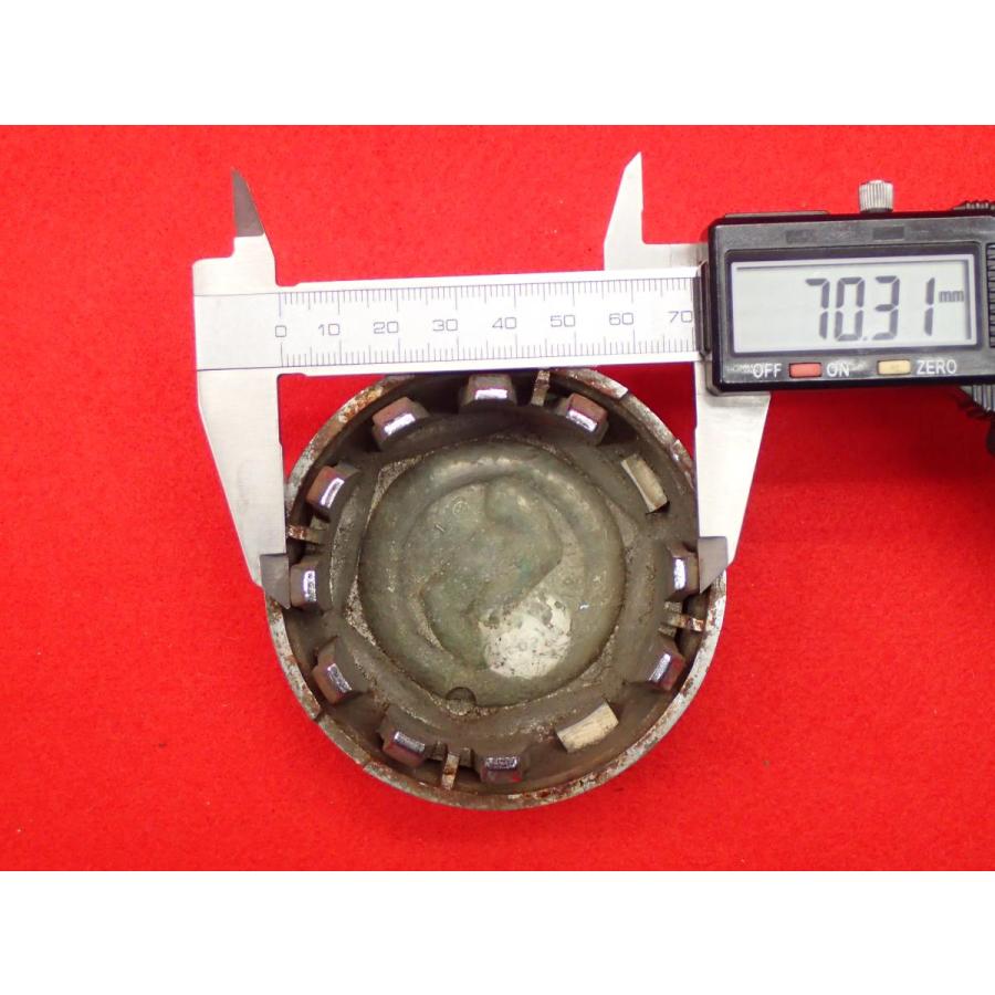 絶版品 当時物 】 1枚 スカイライン R30 純正 中古 センターキャップ
