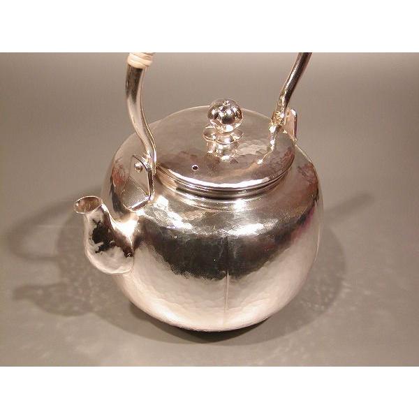 茶器・茶道具 銀瓶 阿古陀(あこだ)型 湯沸 銀仕上、秀峰堂作 茶器・茶道具 銀瓶 阿古陀(あこだ)型 湯沸 銀仕上、秀峰堂作