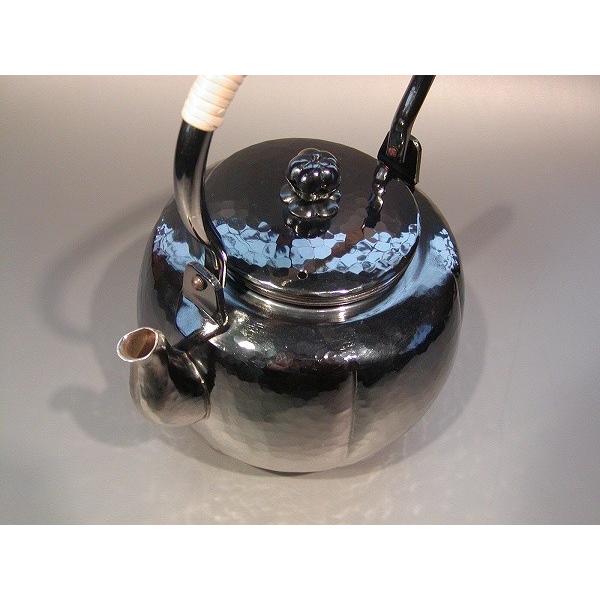 茶器・茶道具　銀瓶 阿古陀（あこだ）型 湯沸　銀仕上 秀峰堂作、 化粧箱入　新品 茶器・茶道具 銀瓶 阿古陀（あこだ）型 湯沸 銀仕上、秀峰堂作