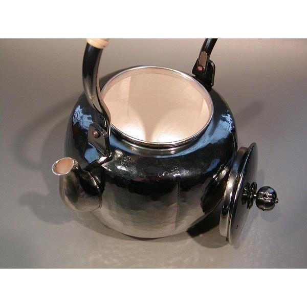 茶道具 銀瓶 湯沸 阿古陀型 銀メッキ 5合 秀峰堂 新品 茶器・茶道具 銀瓶 阿古陀（あこだ）型 湯沸 銀燻（ギン イブシ）仕上