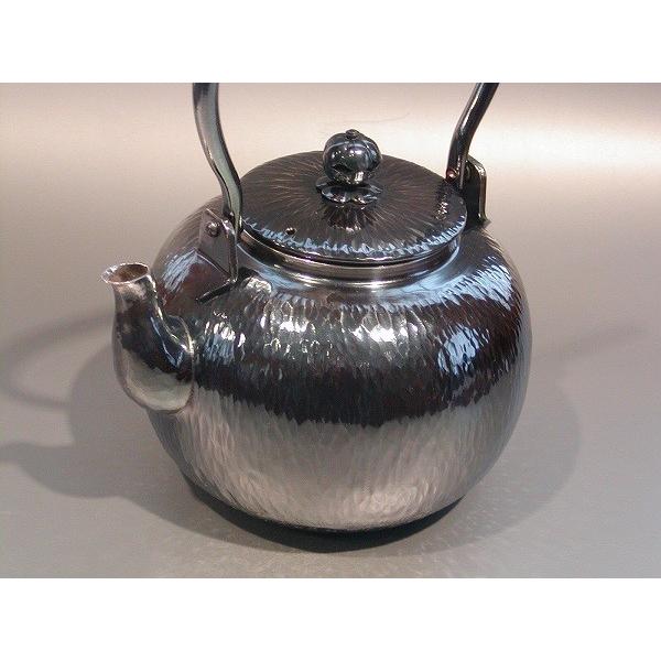 茶器・茶道具 銀瓶 石目 湯沸 銀燻（ギン イブシ）仕上、秀峰堂作