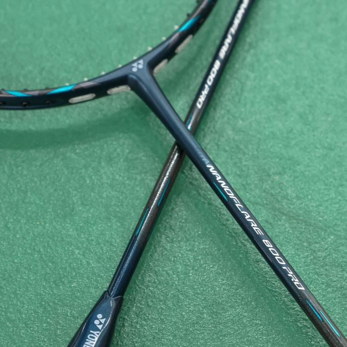 【美品】YONEX NANOFLARE 800 PRO （ラケットケース付) NANOFLARE YONEX ヨネックス 800 PRO ナノフレア800プロ バドミントン