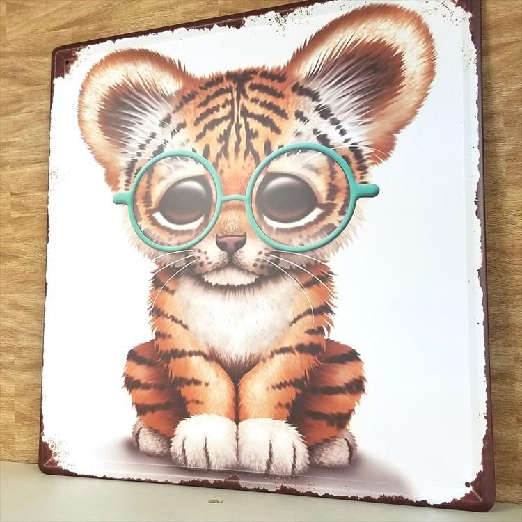人気満点 猫グッズ かわいい おしゃれ 絵画 アートパネル アメリカン雑貨 猫柄 茶トラ猫 にゃんこ ネコ インテリア めがね トイガー ポスター ブリキ看板30 レリーフ アート