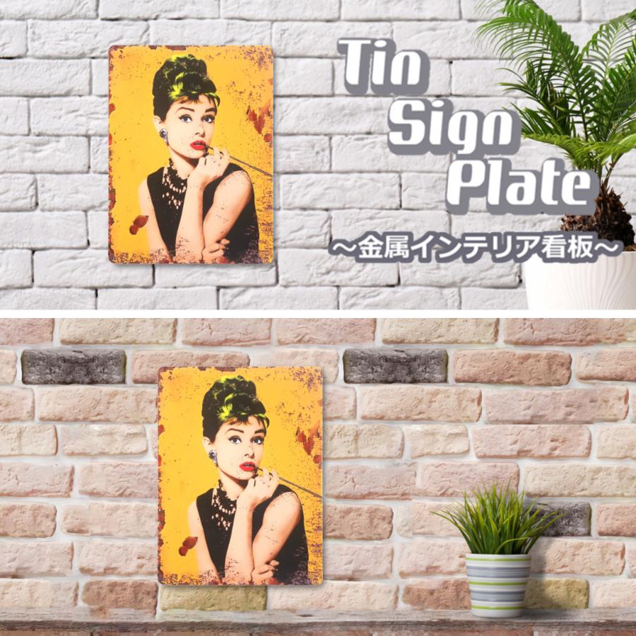 かわいい アートパネル オードリーヘップバーン ブリキ看板40k Kiy インテリア雑貨 映画ポスター オードリーヘプバーン 女優 タバコ カフェ風 絵画 おしゃれ 黄色 Spurs Sc
