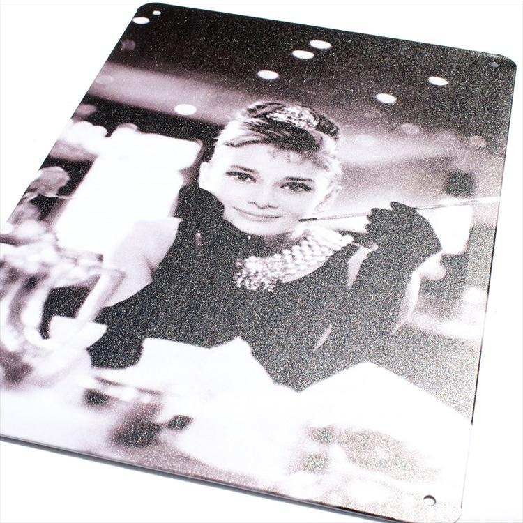 お得 オードリーヘップバーン ポスター ブリキ看板k Cs アートパネル オードリーヘプバーン 絵画 グッズ インテリア イラスト 女優 白黒 モノクロ Supplystudies Com