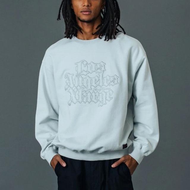 20%OFFセール XLARGE エクストララージ トレーナー スウェットトップス PATCHED OLD ENGLISH CREWNECK SWEATSHIRT メンズ レディース 101261012002 正規品 | XLARGE