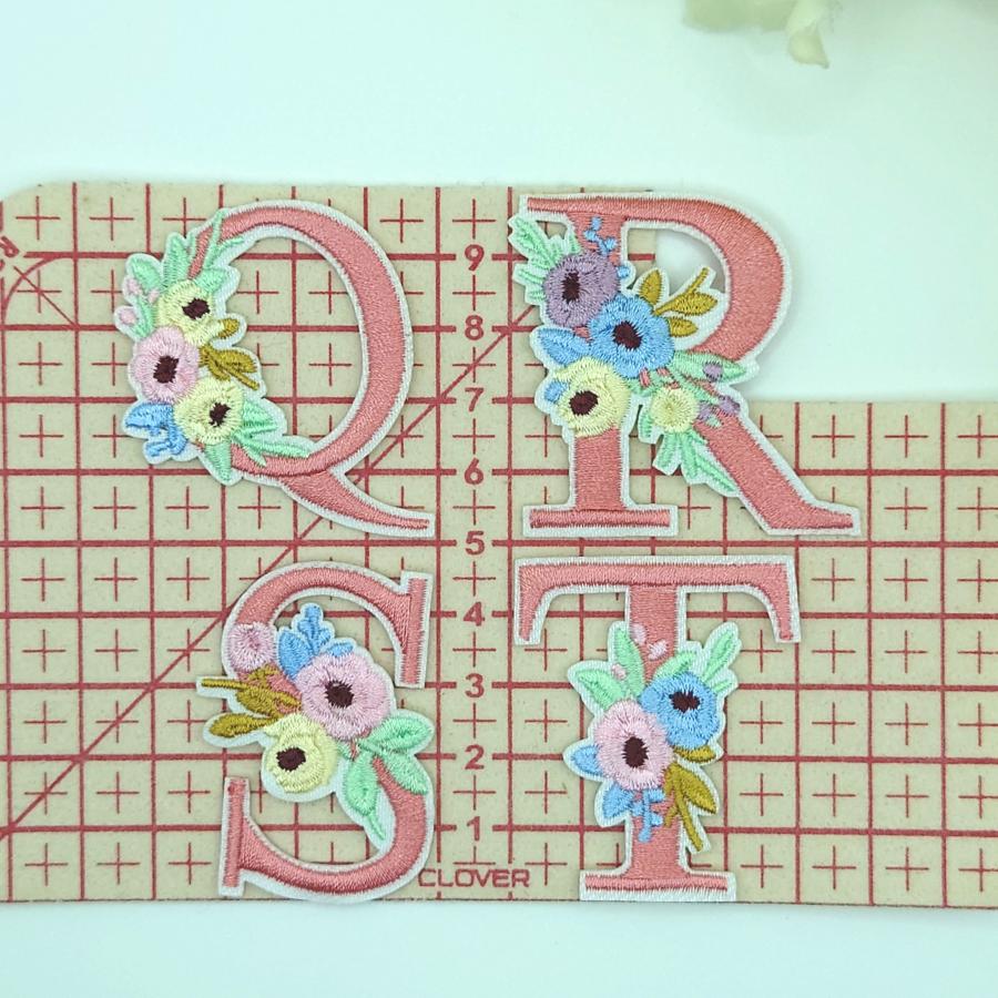 花柄 刺繍 アップリケ ワッペン アルファベット イニシャル お名前 可愛い アイロンワッペン 刺繍 アップリケ イニシャル アルファベット 文字