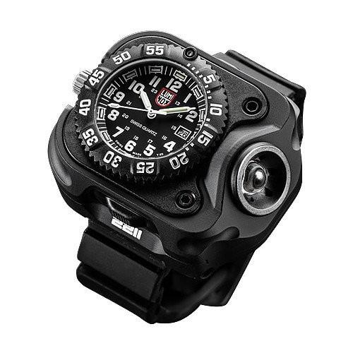 大切な人へのギフト探し SUREFIRE シュアファイア LUMINOX