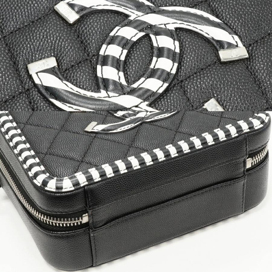 CHANEL（シャネル） CCフィリグリー キャビアスキン 黒x白 A93342