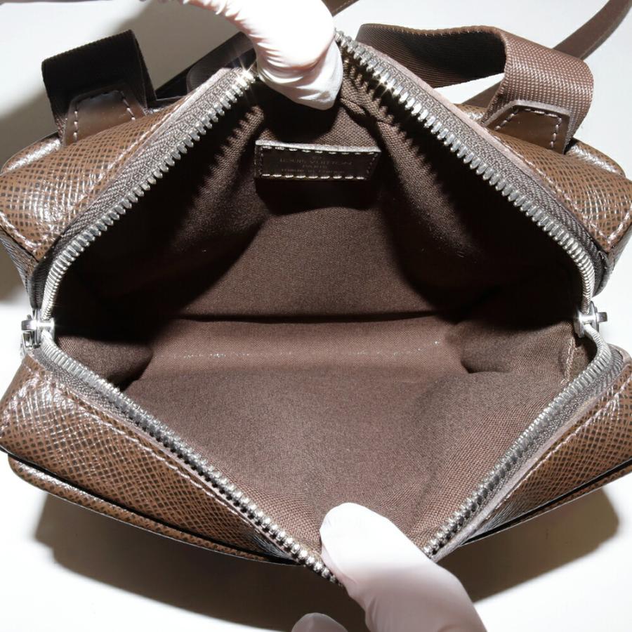 LOUIS VUITTON（ルイ・ヴィトン） ショルダーバッグ タイガ グリズリ
