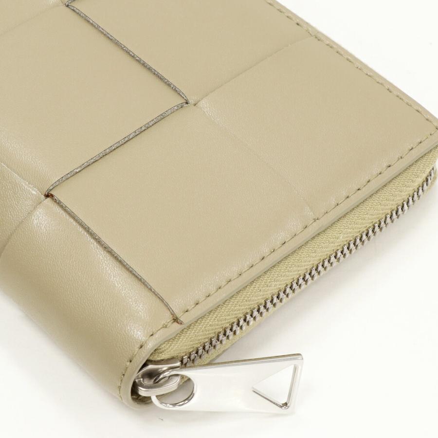 ボッテガヴェネタ ラウンドファスナー二つ折り札入れ(小銭入れなし