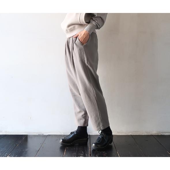 evam eva エヴァムエヴァ 綿 パンツ 程よい生地 チャコールグレー evam eva エヴァムエヴァ 綿 パンツ 程よい生地