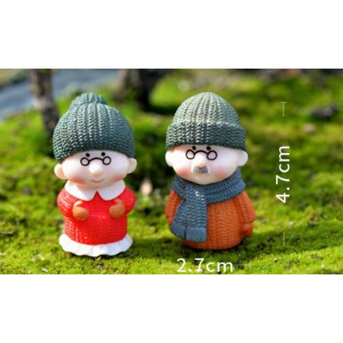 編みの人形 セール 赤い帽子 緑色 編みの人形 赤い帽子 緑色 人形用