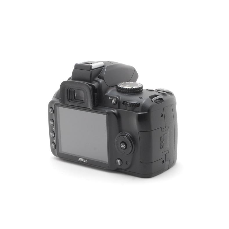 ニコン Nikon D3000 & 18-55mm 手ぶれ補正レンズ