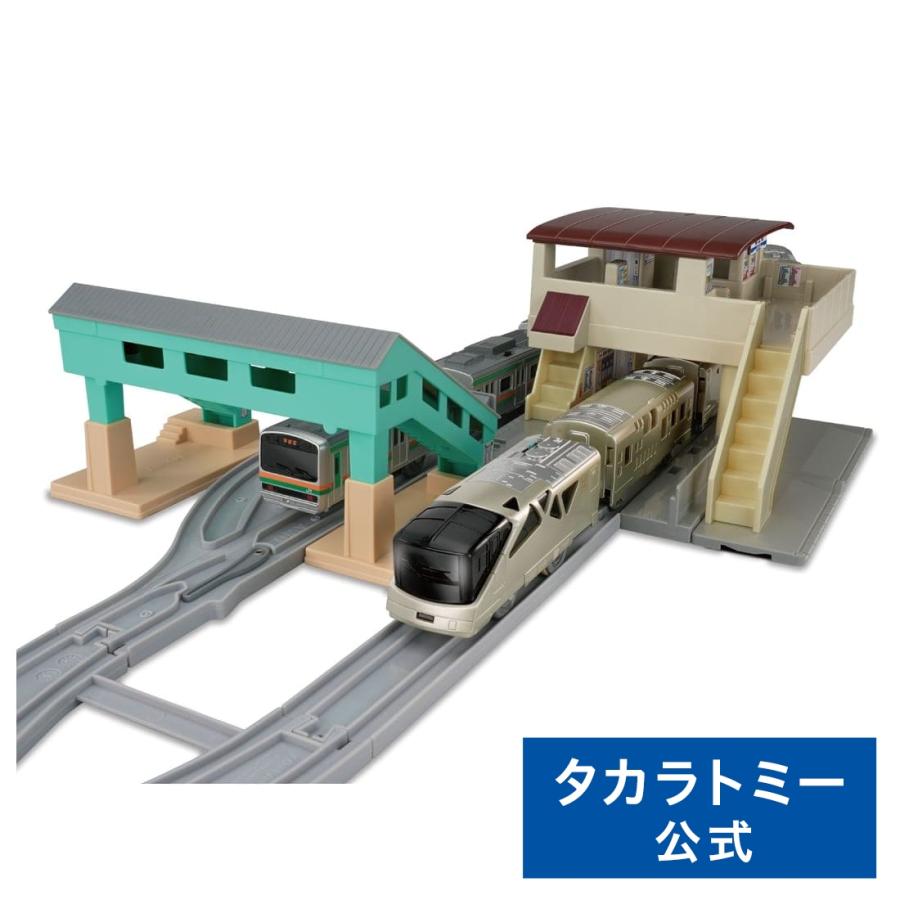 駅ホ-ムと跨線橋のジオラマ 駅ホ-ムと跨線橋のジオラマ 駅ホ-ムと跨線橋のジオラマ