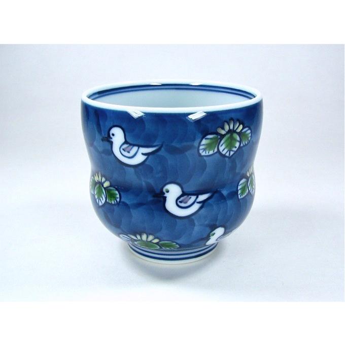 有田焼 俊右衛門の青白磁竹、梅、椿