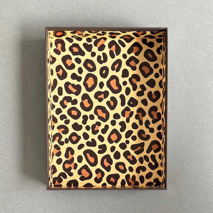 机 に 入る 道具箱 ~ SAFARI サファリ A4 ピッタリ サイズ アニマル柄
