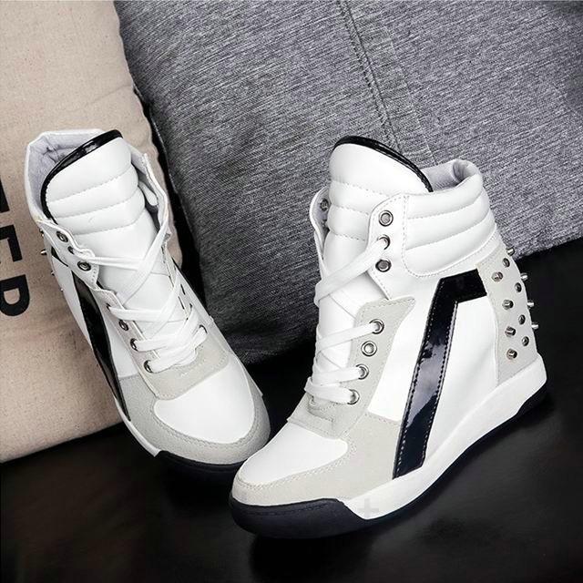 スニーカー ハイカットスニーカー インヒールスニーカー レディース 秋 ハイカット スタッズ スポーツ スポーティー 人気 1811cr062 滝戸商事 通販 Yahoo ショッピング