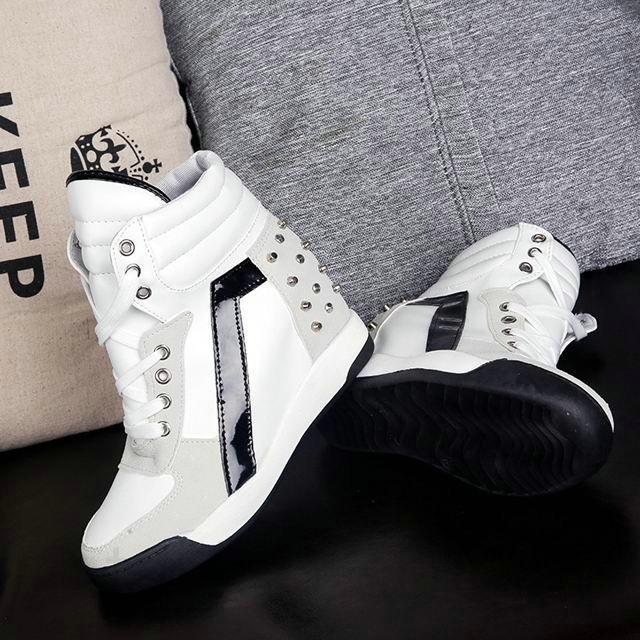 スニーカー ハイカットスニーカー インヒールスニーカー レディース 秋 ハイカット スタッズ スポーツ スポーティー 人気 1811cr062 滝戸商事 通販 Yahoo ショッピング