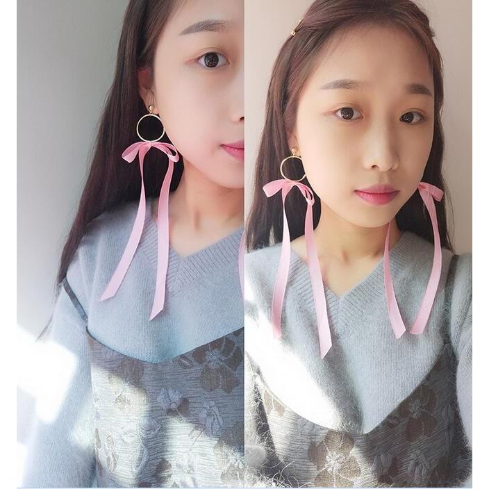 大きいリボン ピアス イヤリング 可愛いフープピアス アクセサリー サテン 長さ リボン サテンタイプ おしゃれイヤリング 2色可選 1a2b4 田木商品 通販 Yahoo ショッピング